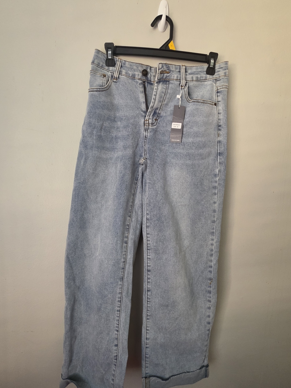 High-Rise Straight Leg Jeans in Light Blue